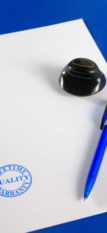 设置页截图，包含清晰度、缓存清理、权限管理三项开关，排版简洁，留白充足